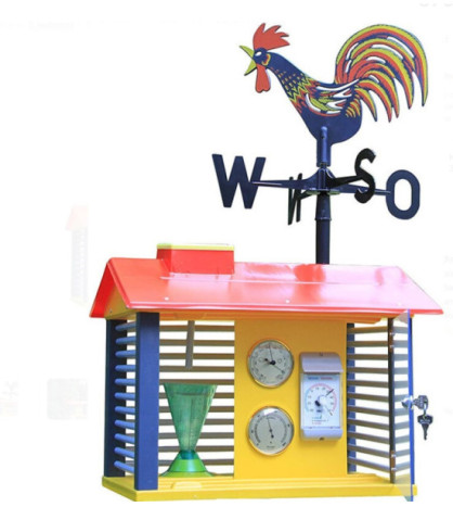 Meteostanica s prístrojmi a veterným kohútom