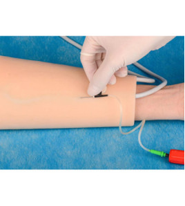 Injekčná podložka na predlaktie na nácvik intravenóznych zručností