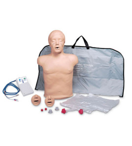 CPR Torzo Brad s elektronickým vyhodnocovaním, nácvik dýchania z úst do úst a masáže srdca